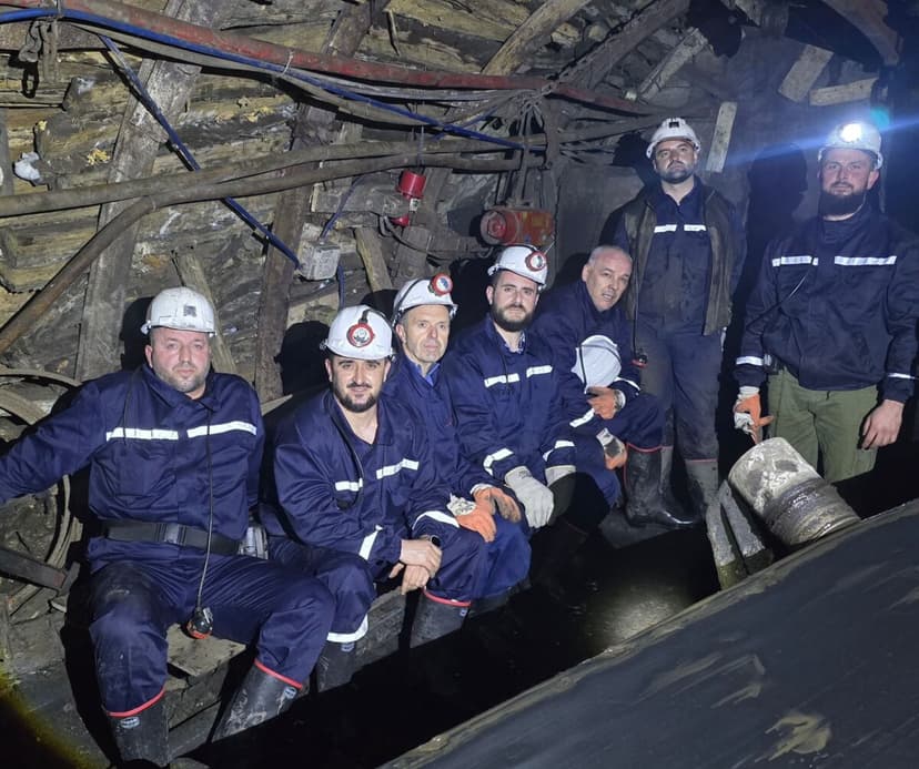 Ministar Zukorlić posetio medicinsko osoblje, policajce i rudare u trećoj smeni i odneo im hranu za post